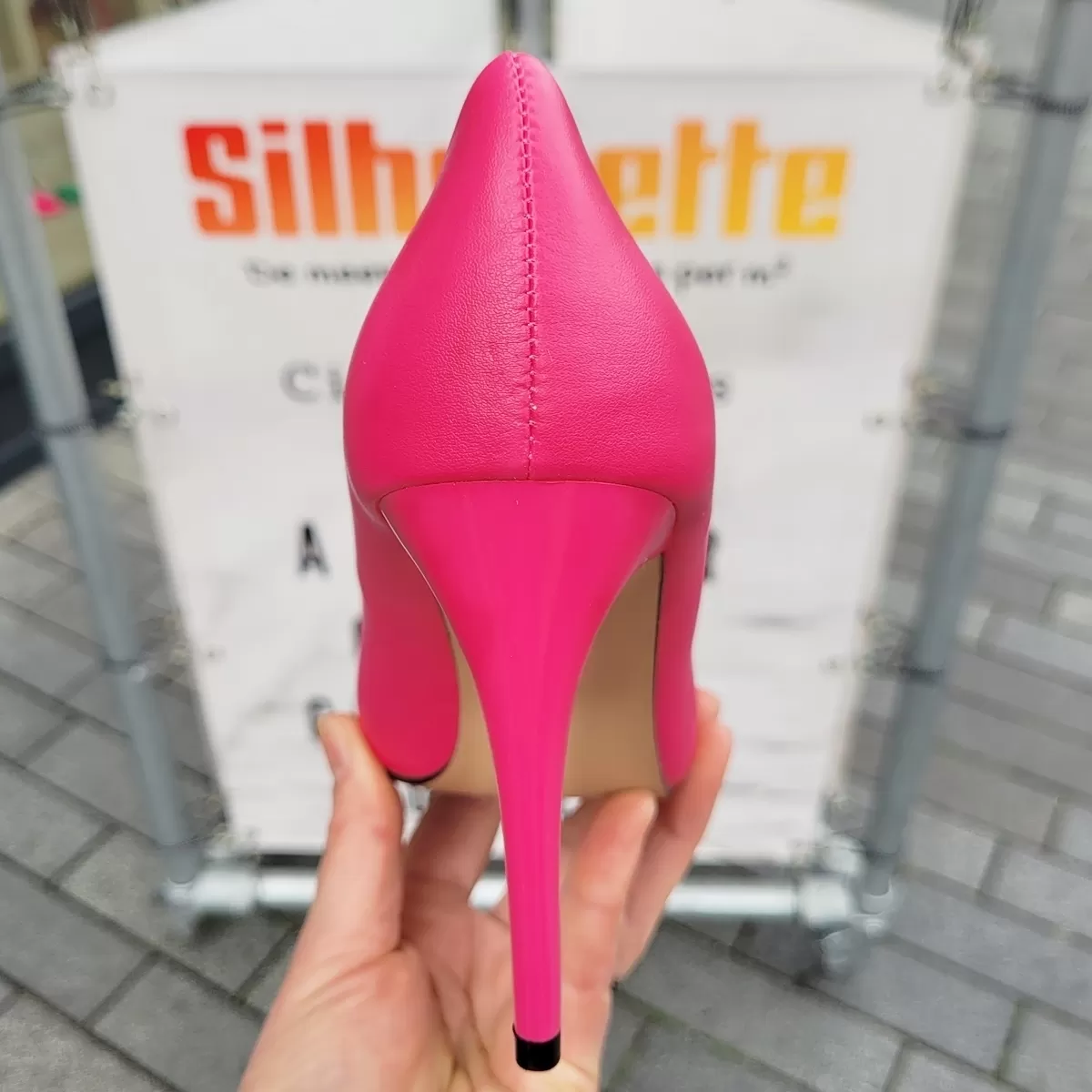 Simpele pumps met naaldhak in fuchsia roze